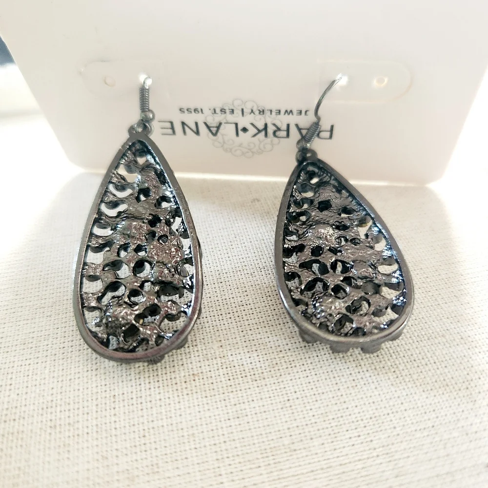 Silvertone Earring Bundle - 4 pairs set of pierced earrings - Picture 5 of 12